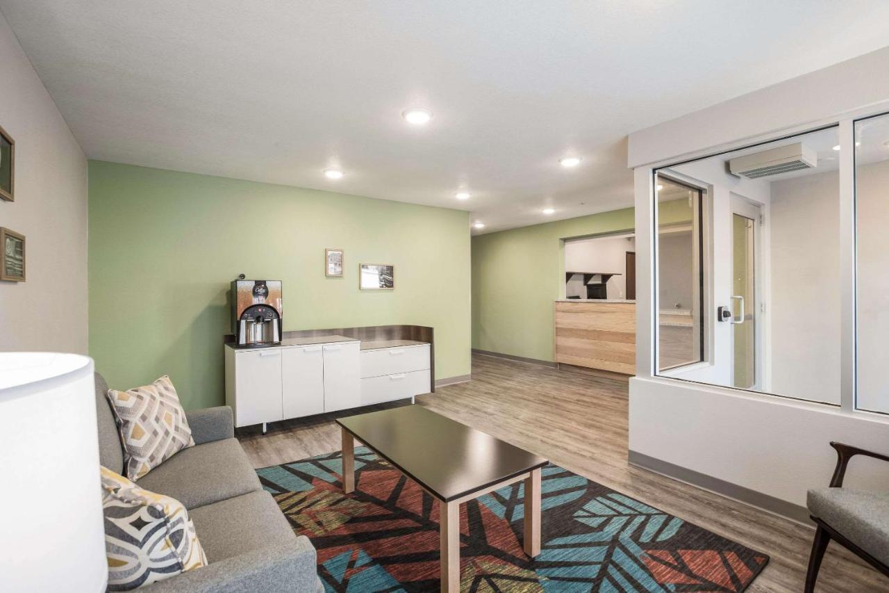 Woodspring Suites Detroit Мадисън Хайтс Екстериор снимка