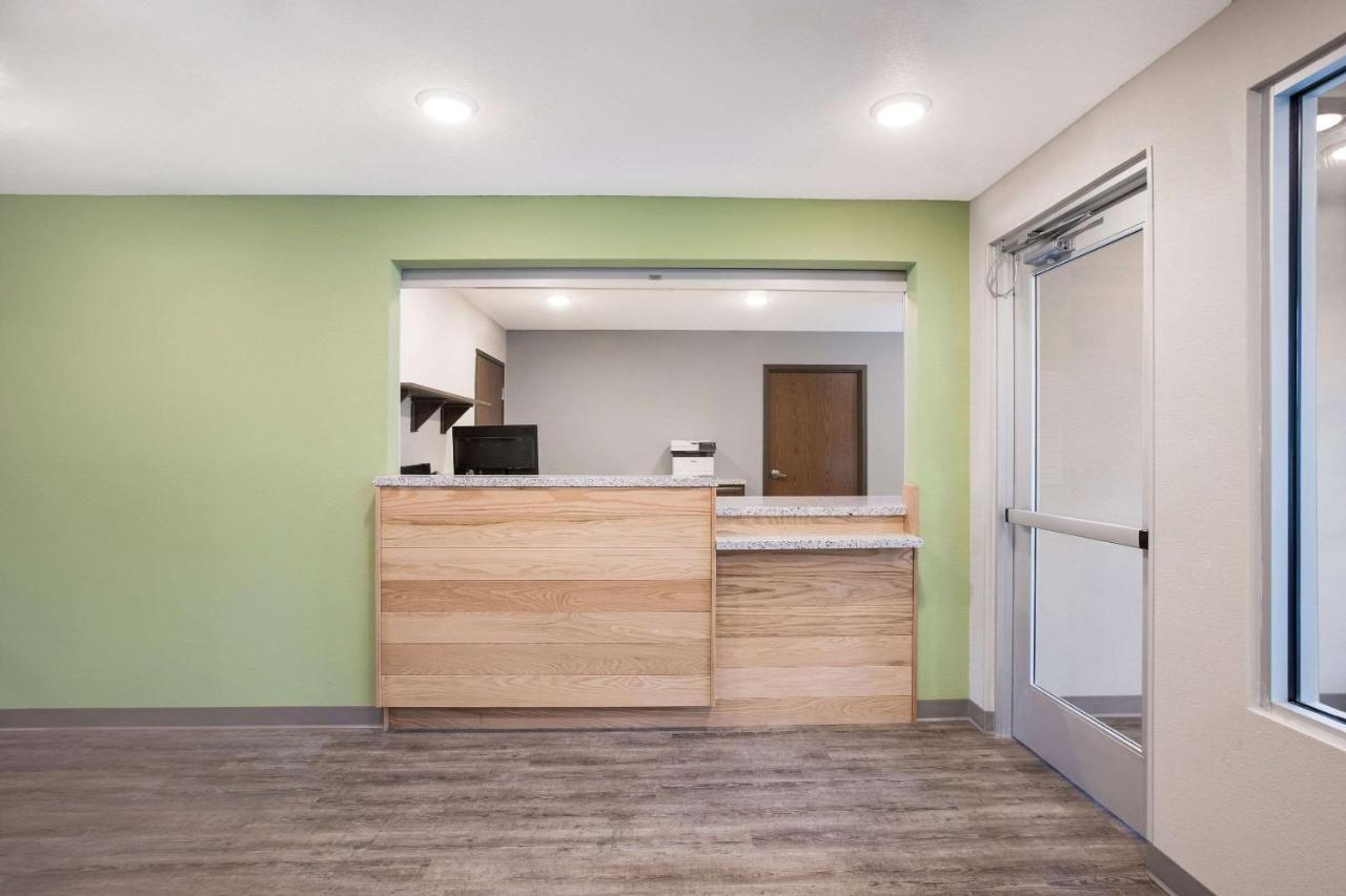 Woodspring Suites Detroit Мадисън Хайтс Екстериор снимка